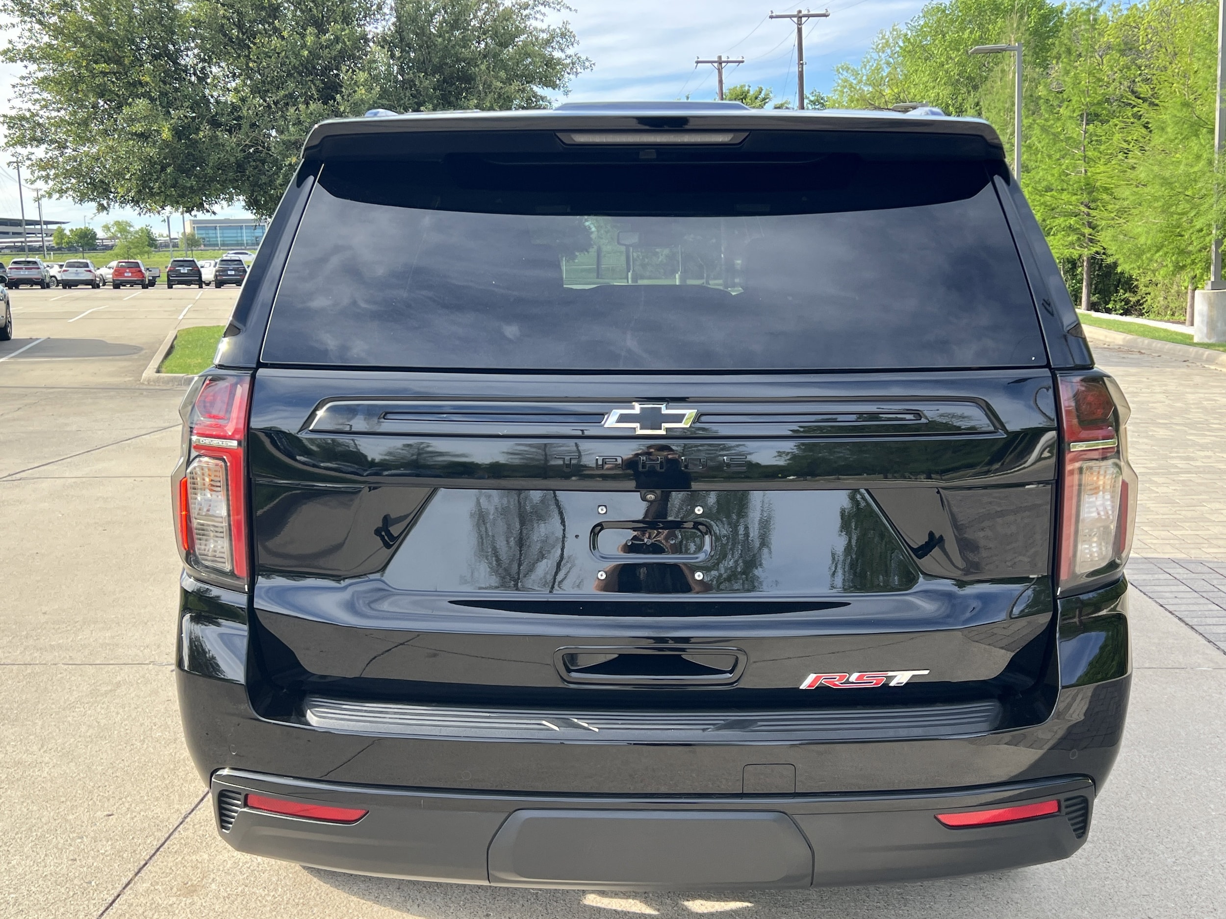 2023 Chevrolet Tahoe RST photo 3