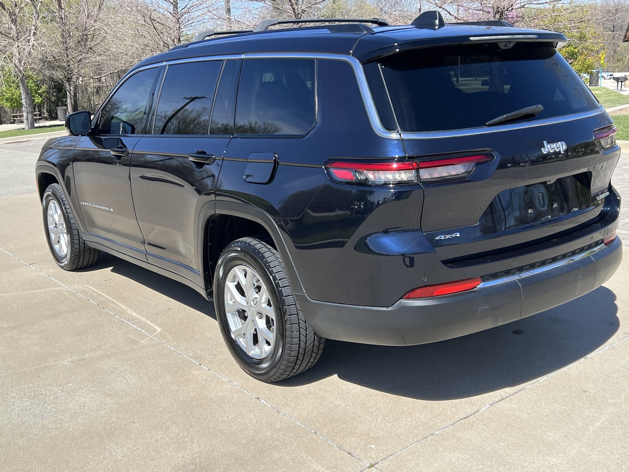 2024 Jeep Grand Cherokee L Limited photo 3