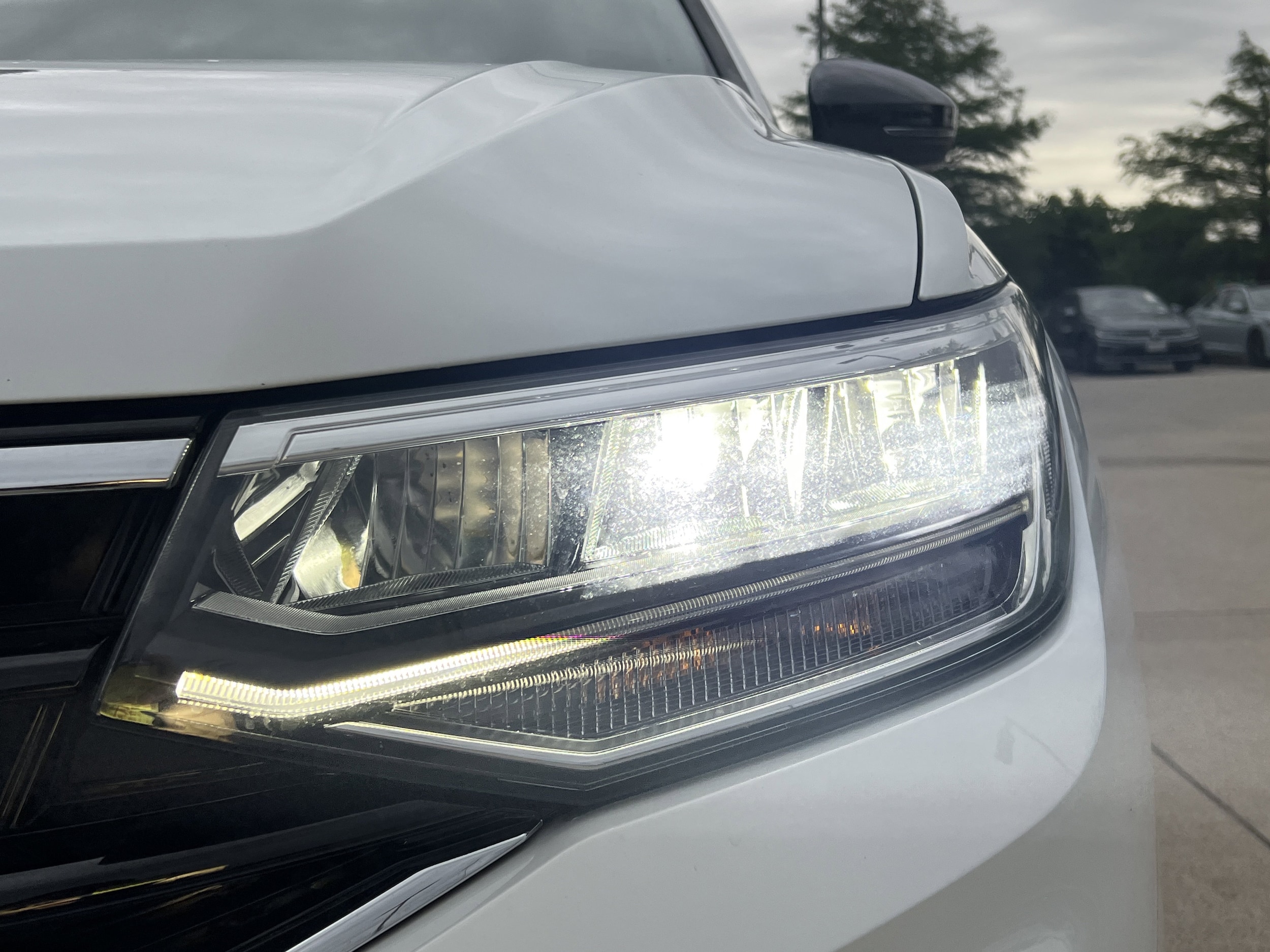 2024 Volkswagen Tiguan SE R-Line Black photo 5