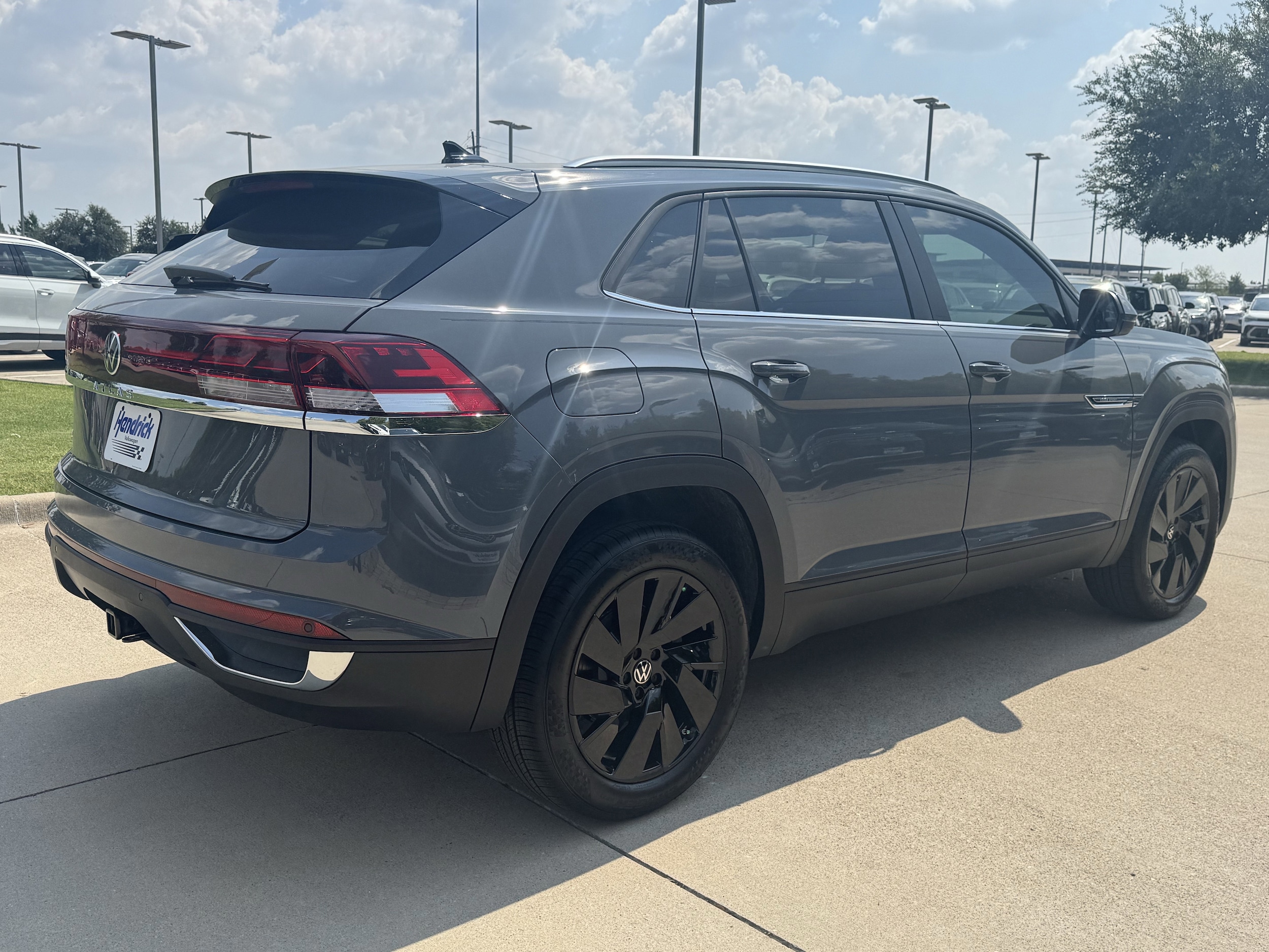 Volkswagen Atlas Cross Sport 2.0T SE W/Technology