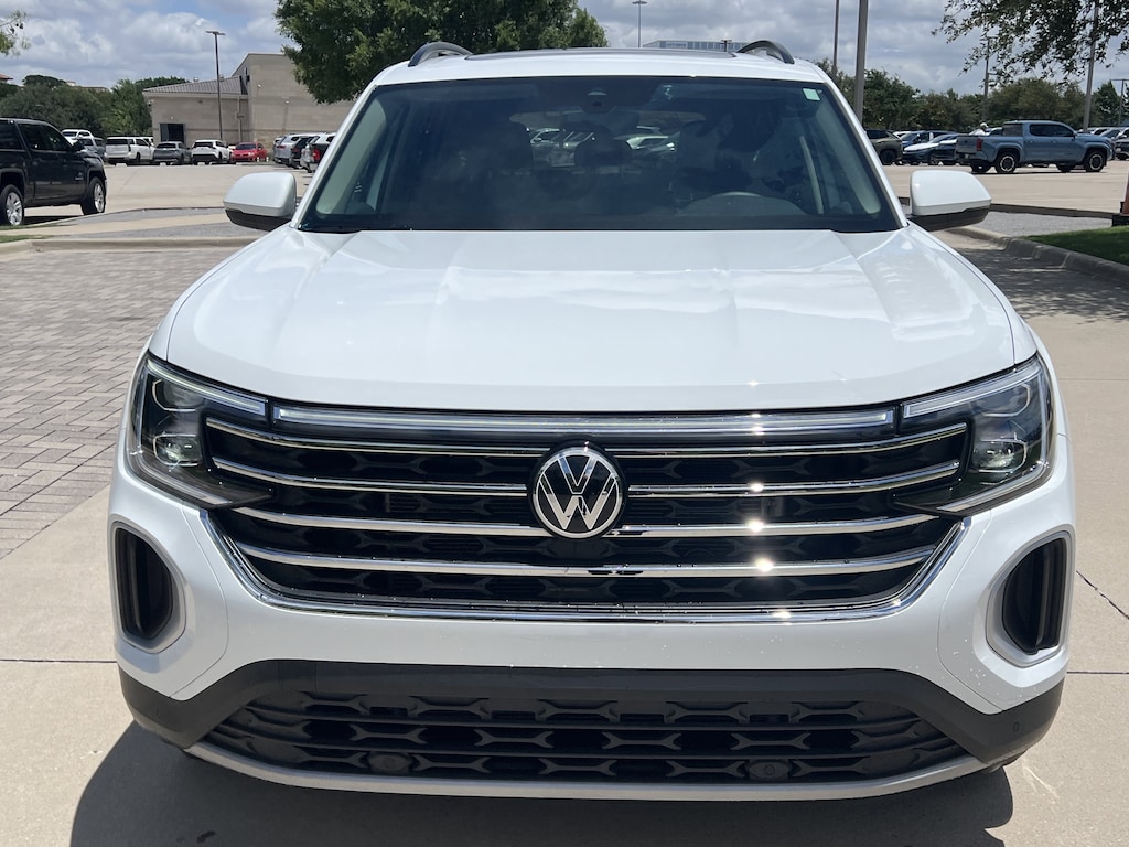 Used 2025 Volkswagen Atlas 2.0T SE w/Technology SUV