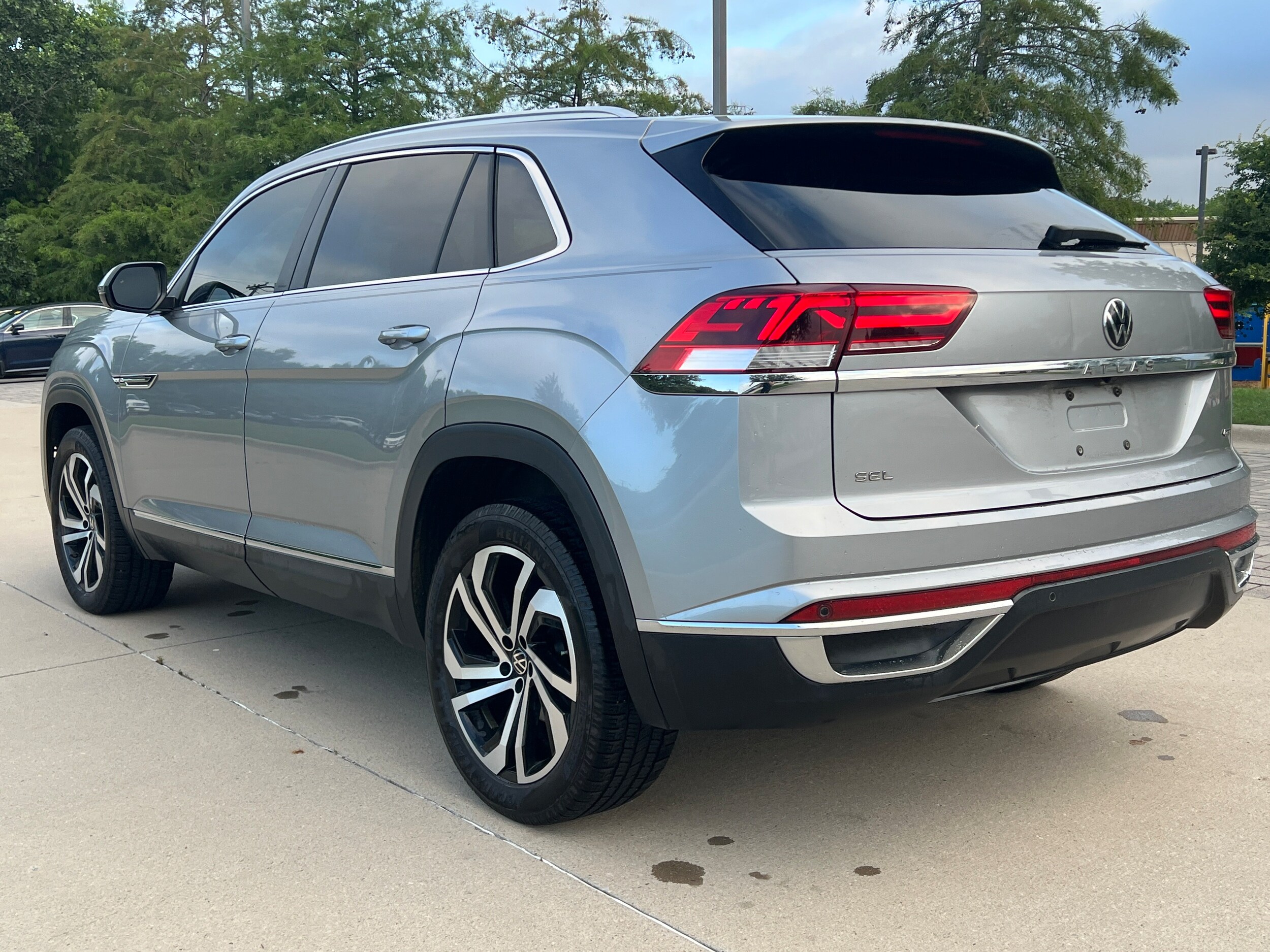 Volkswagen Atlas Cross Sport 2.0T SEL