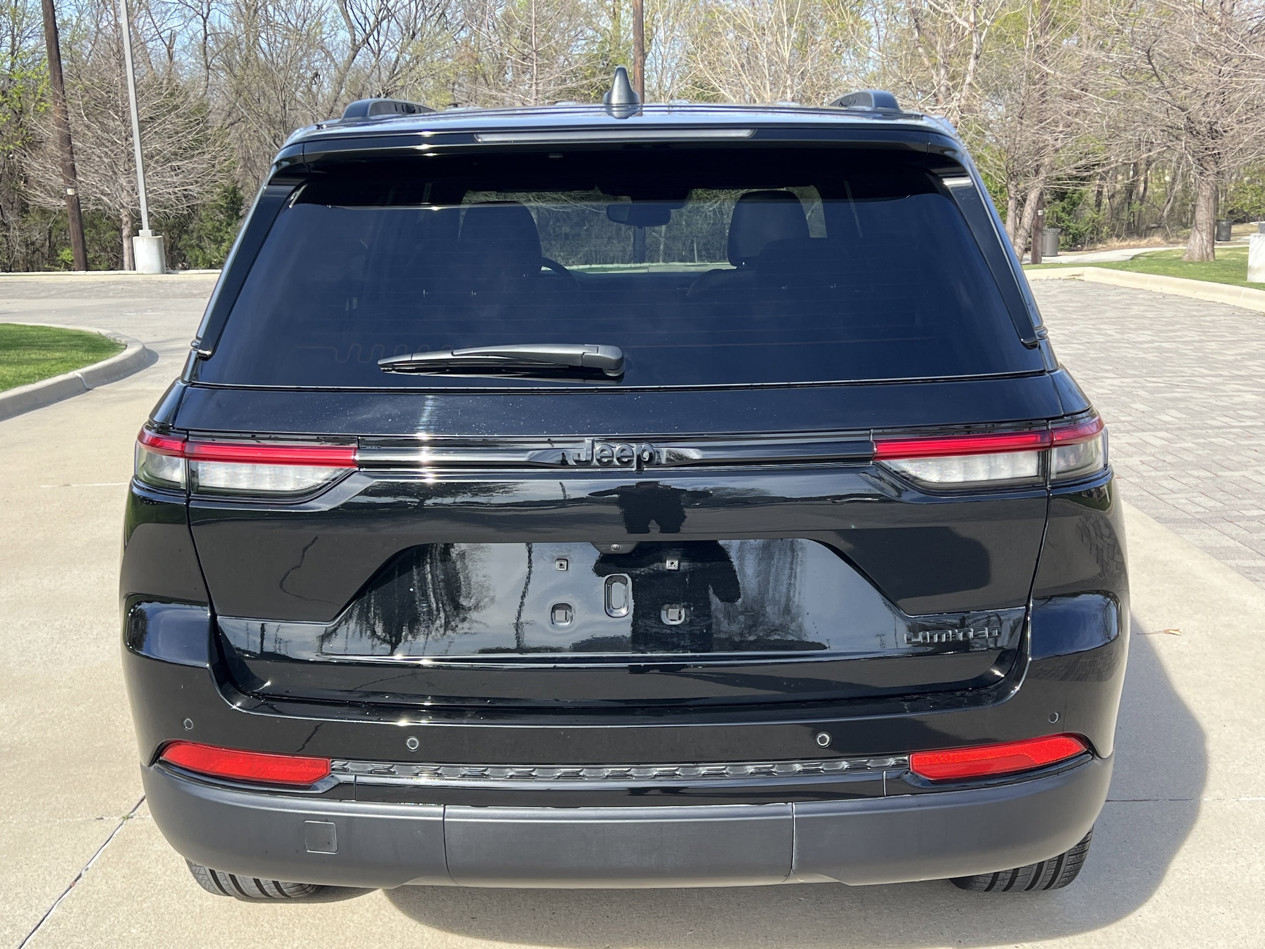 2024 Jeep Grand Cherokee Limited photo 3