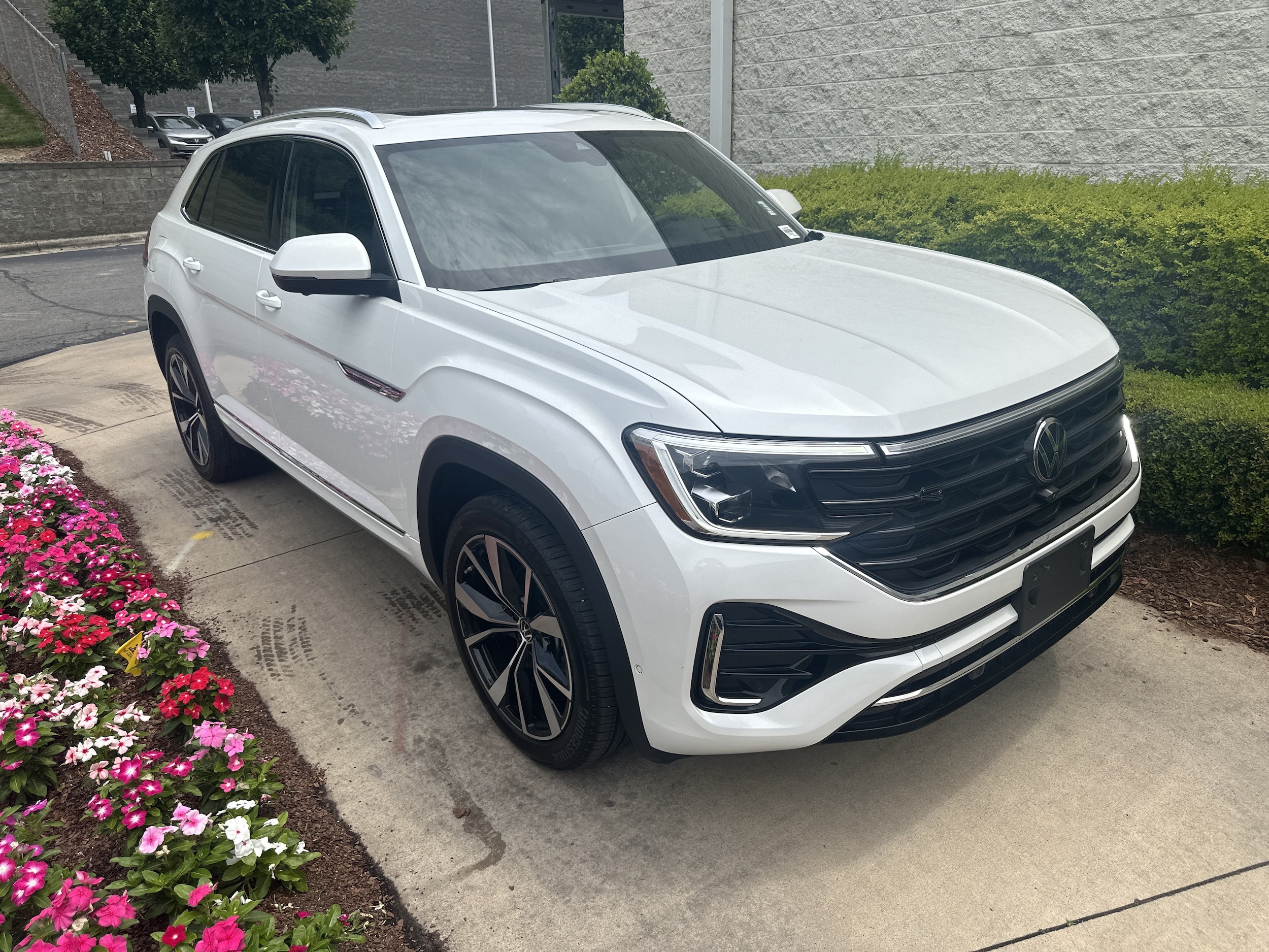 Volkswagen Atlas Cross Sport 2.0T SEL Premium R-Line