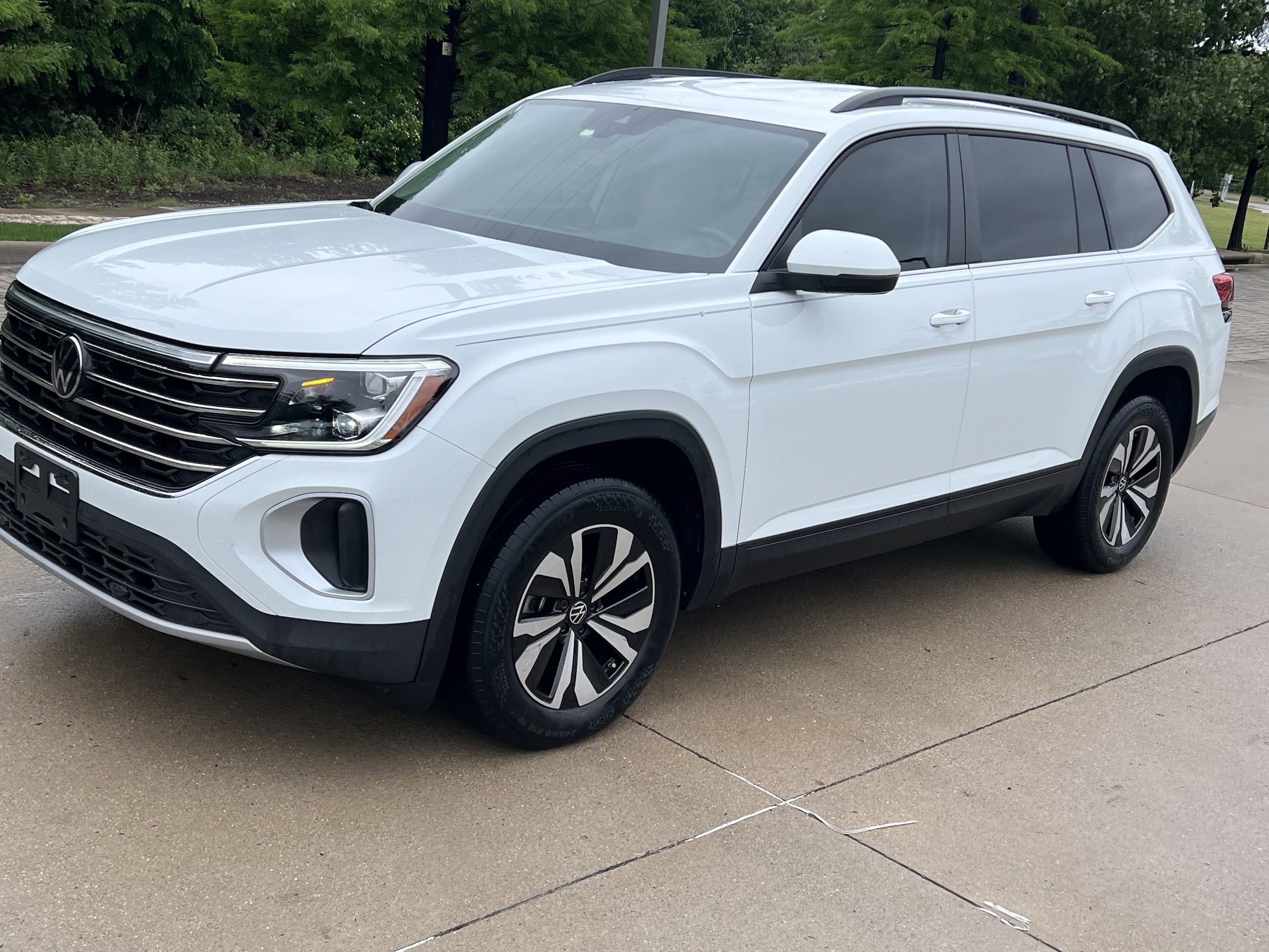 2024 Volkswagen Atlas 2.0T SE photo 4