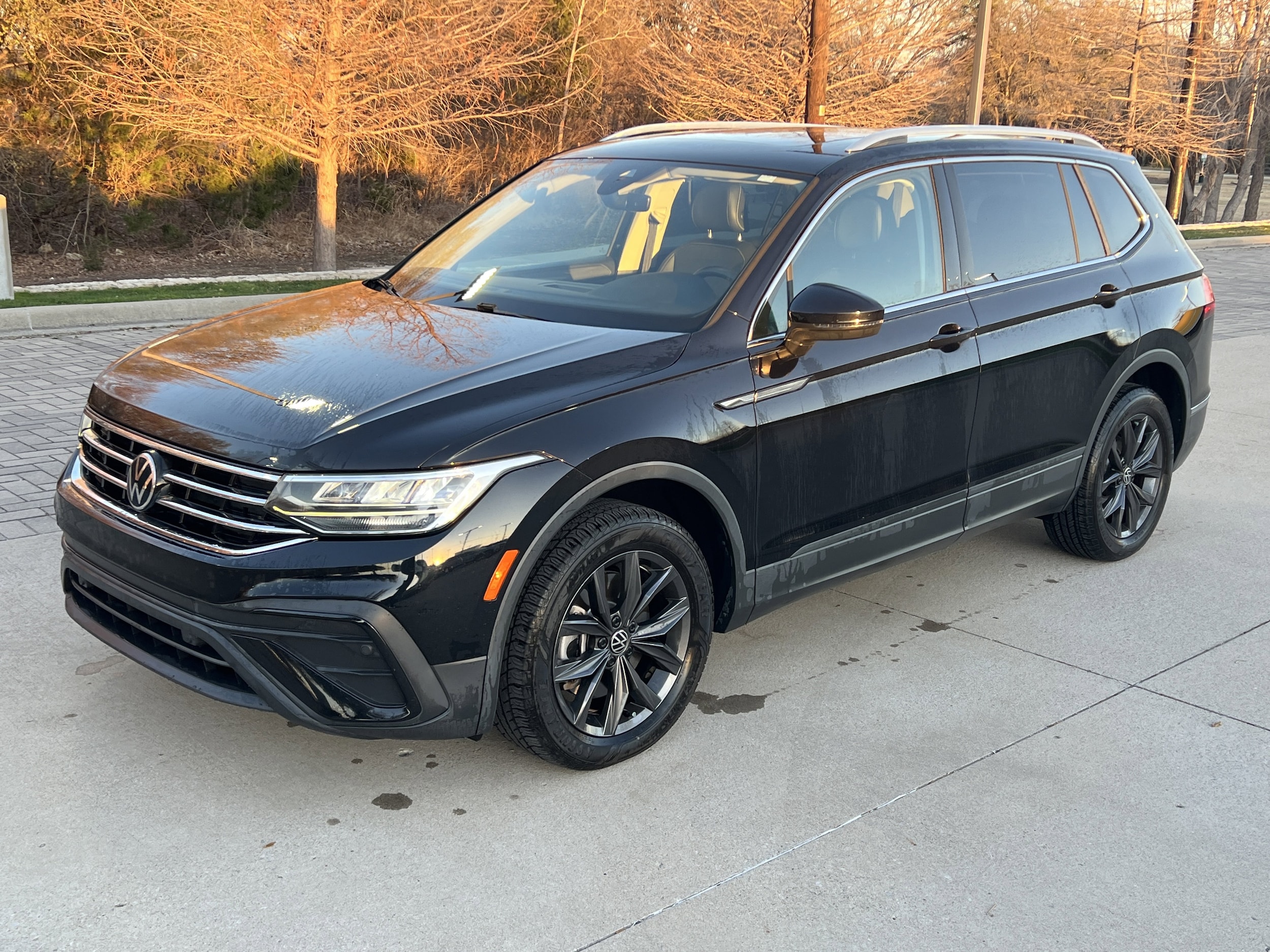 2023 Volkswagen Tiguan SE photo 4