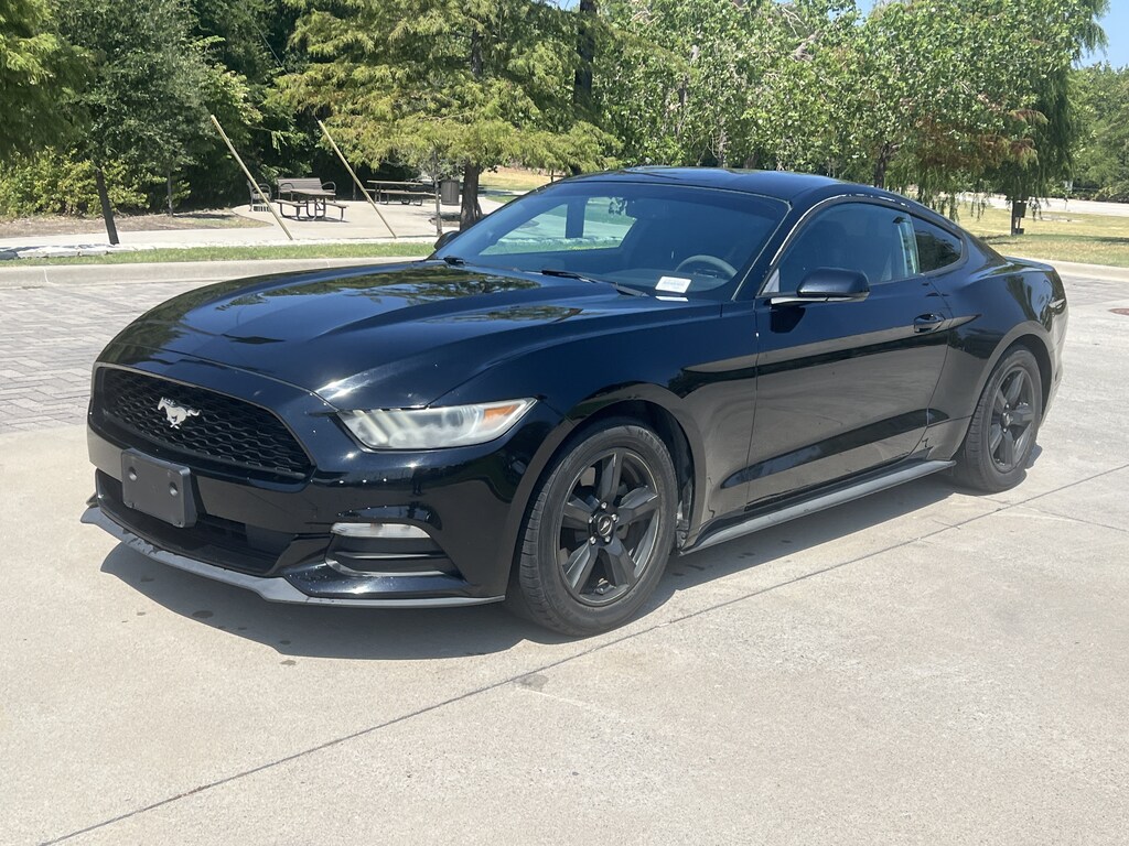 Used 2017 Ford Mustang V6 Coupe