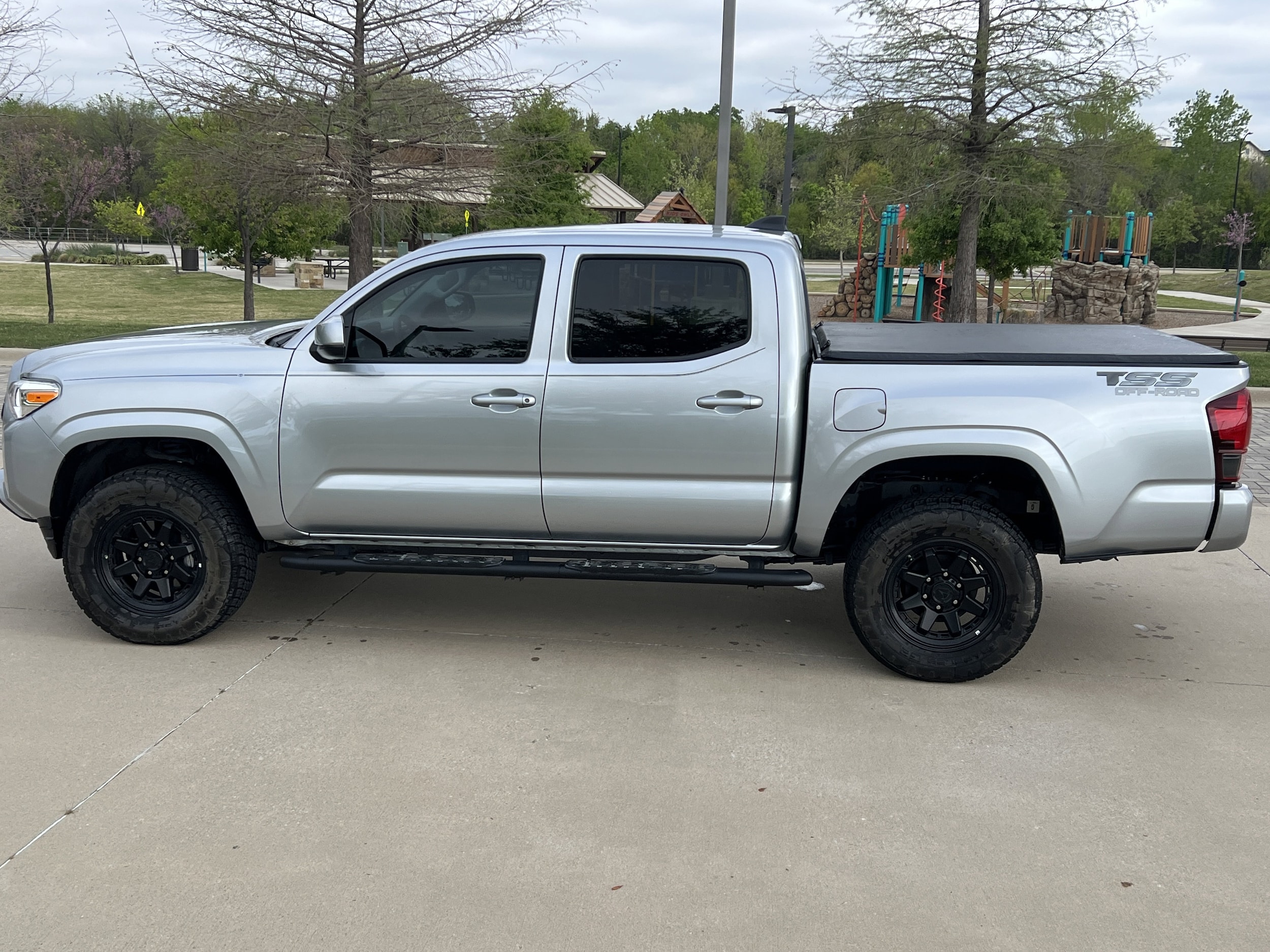 2023 Toyota Tacoma SR photo 5