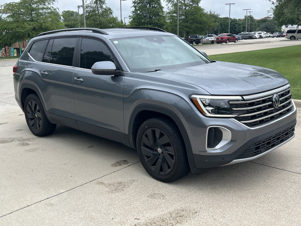 Used 2024 Volkswagen Atlas 2.0T SE w/Technology SUV