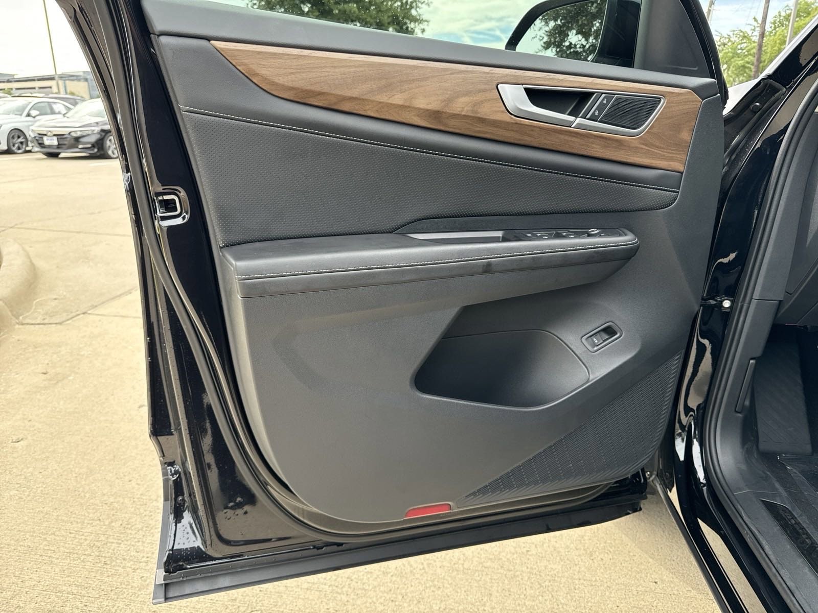 Volkswagen Atlas 2.0T SE W/Technology