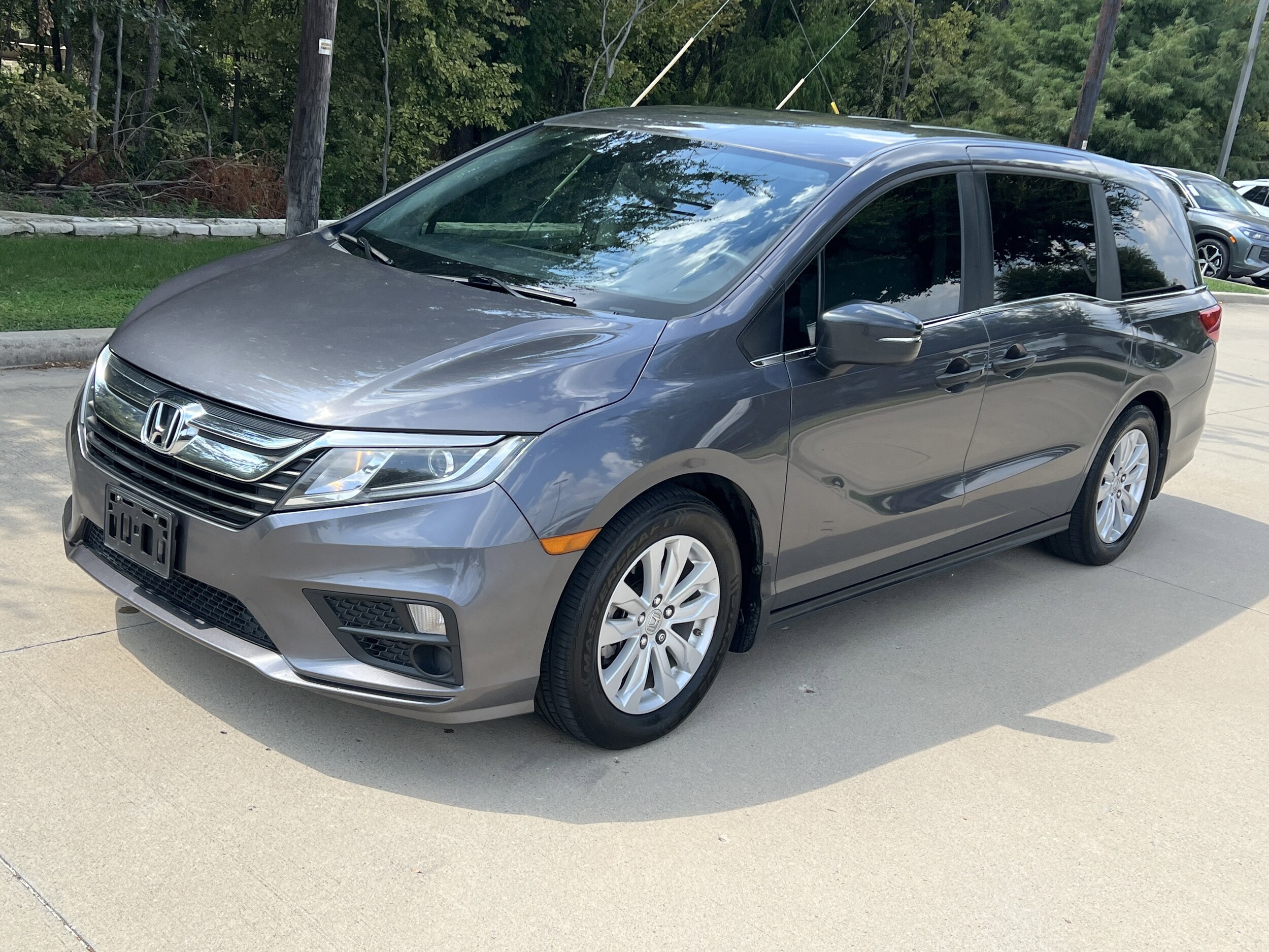 2020 Honda Odyssey LX photo 2