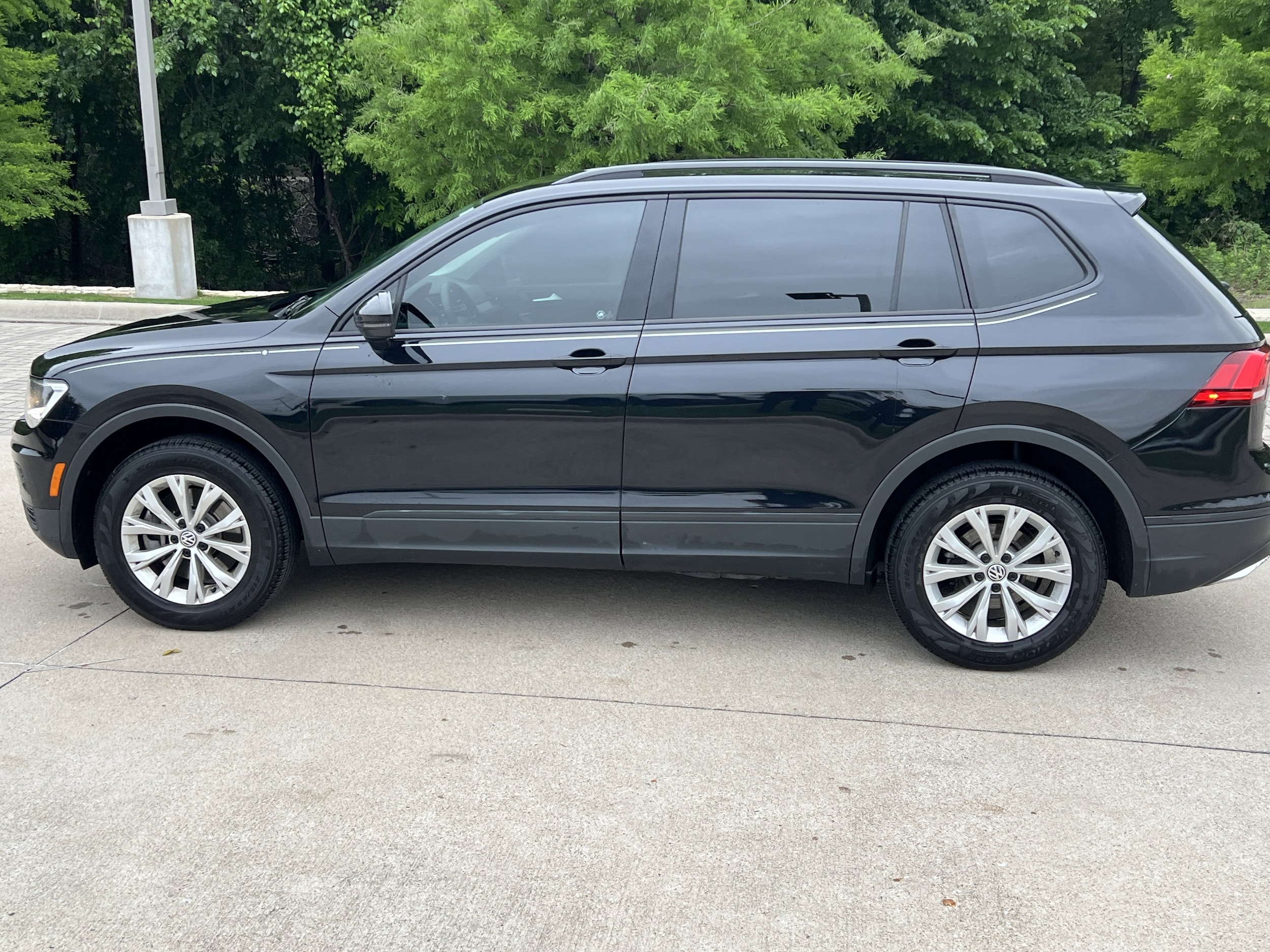 2019 Volkswagen Tiguan S photo 5