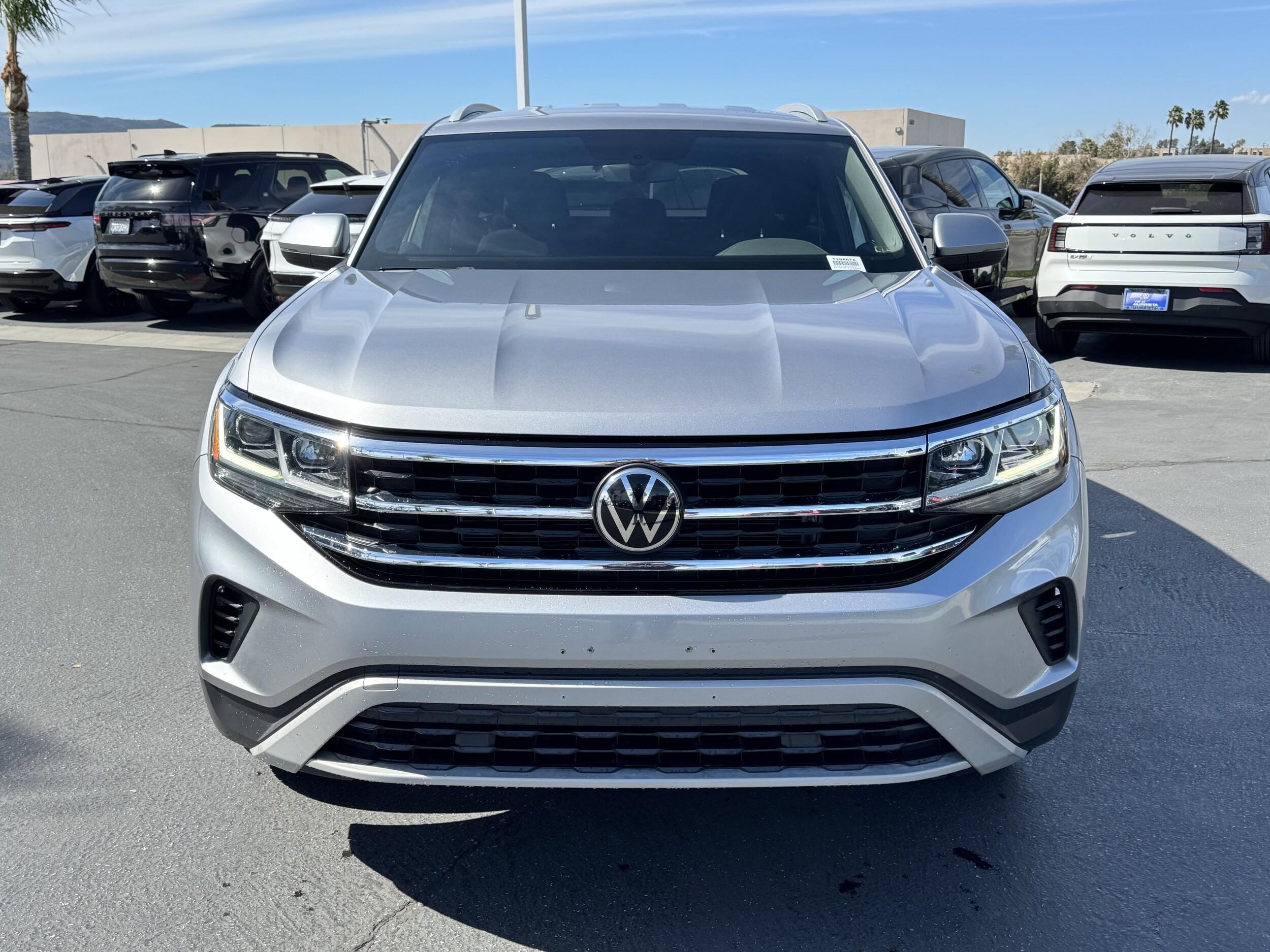2020 Volkswagen Atlas Cross Sport 2.0T S photo 2