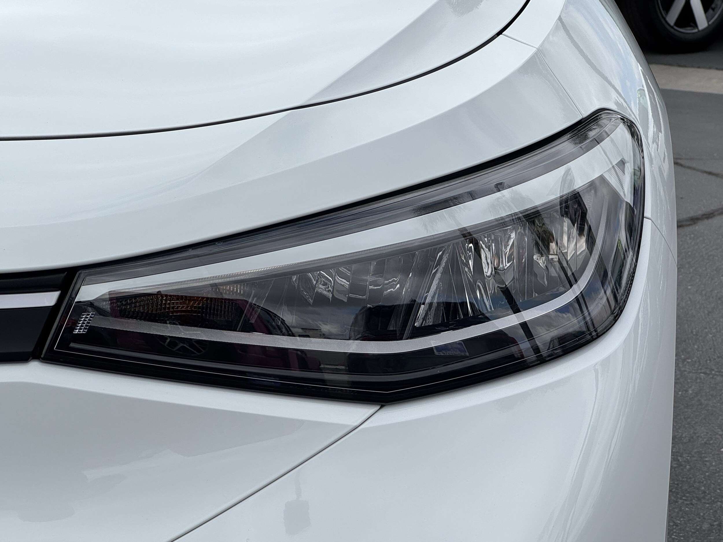 2024 Volkswagen ID.4 Standard photo 5