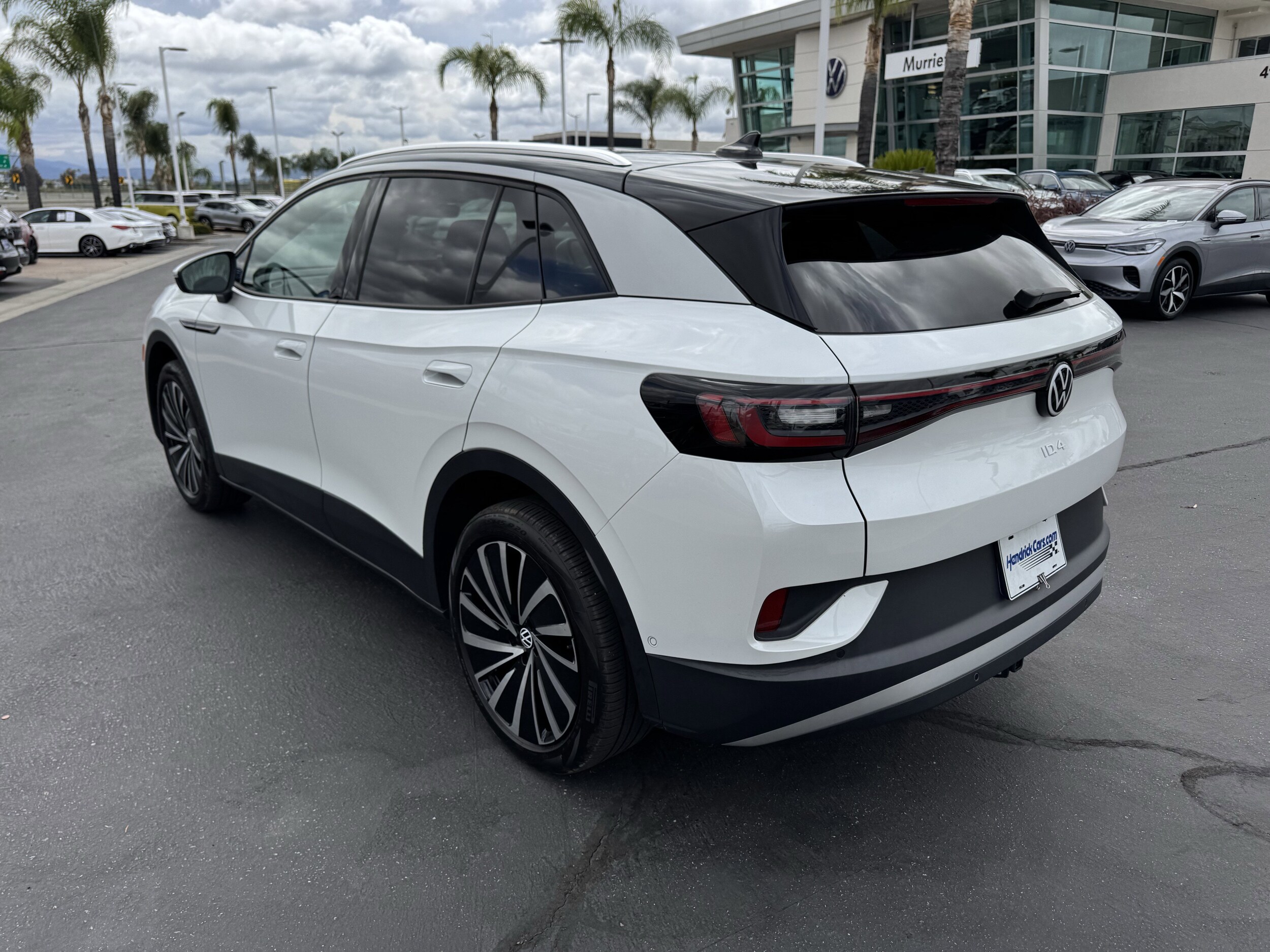 2023 Volkswagen ID.4 Pro S Plus photo 3