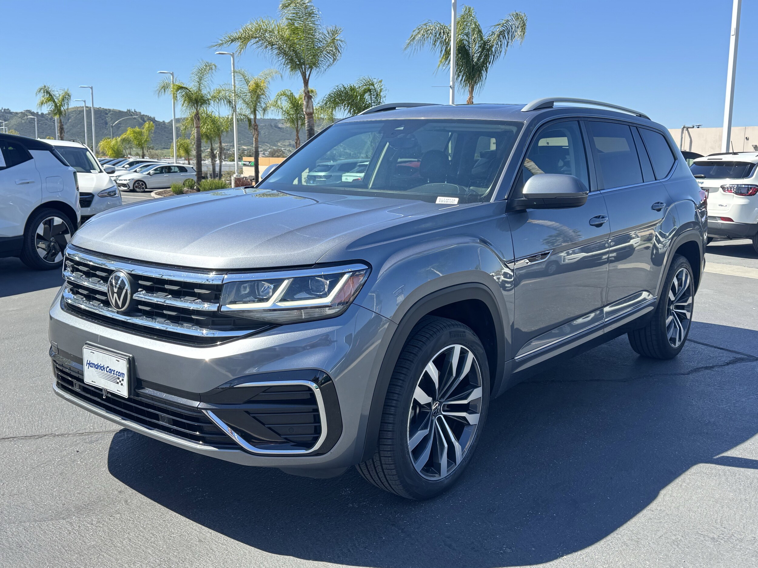 2021 Volkswagen Atlas 3.6L V6 SEL R-Line photo 4