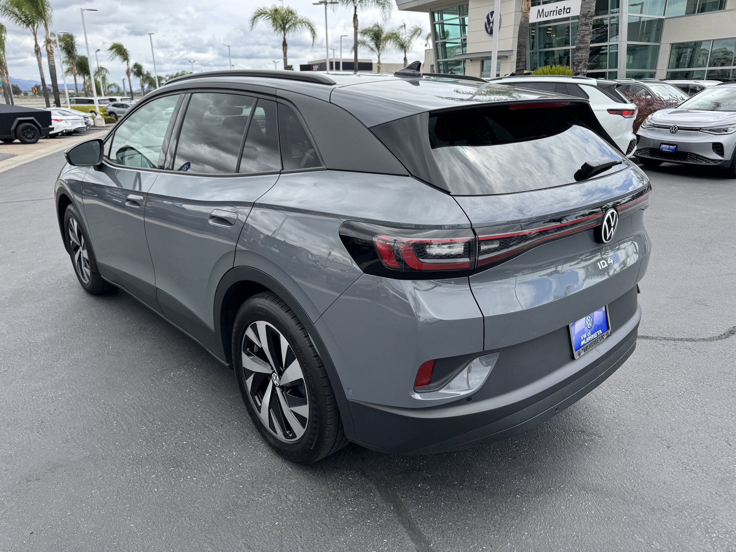 2024 Volkswagen ID.4 Standard photo 3