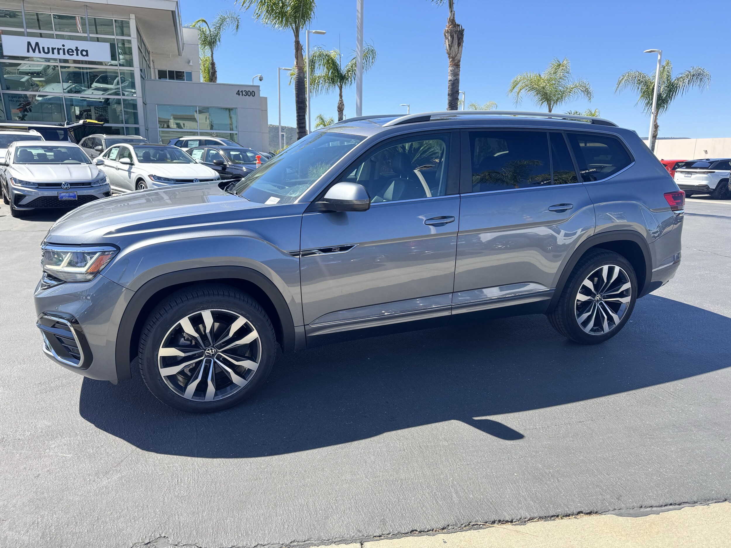 2021 Volkswagen Atlas 3.6L V6 SEL R-Line photo 6