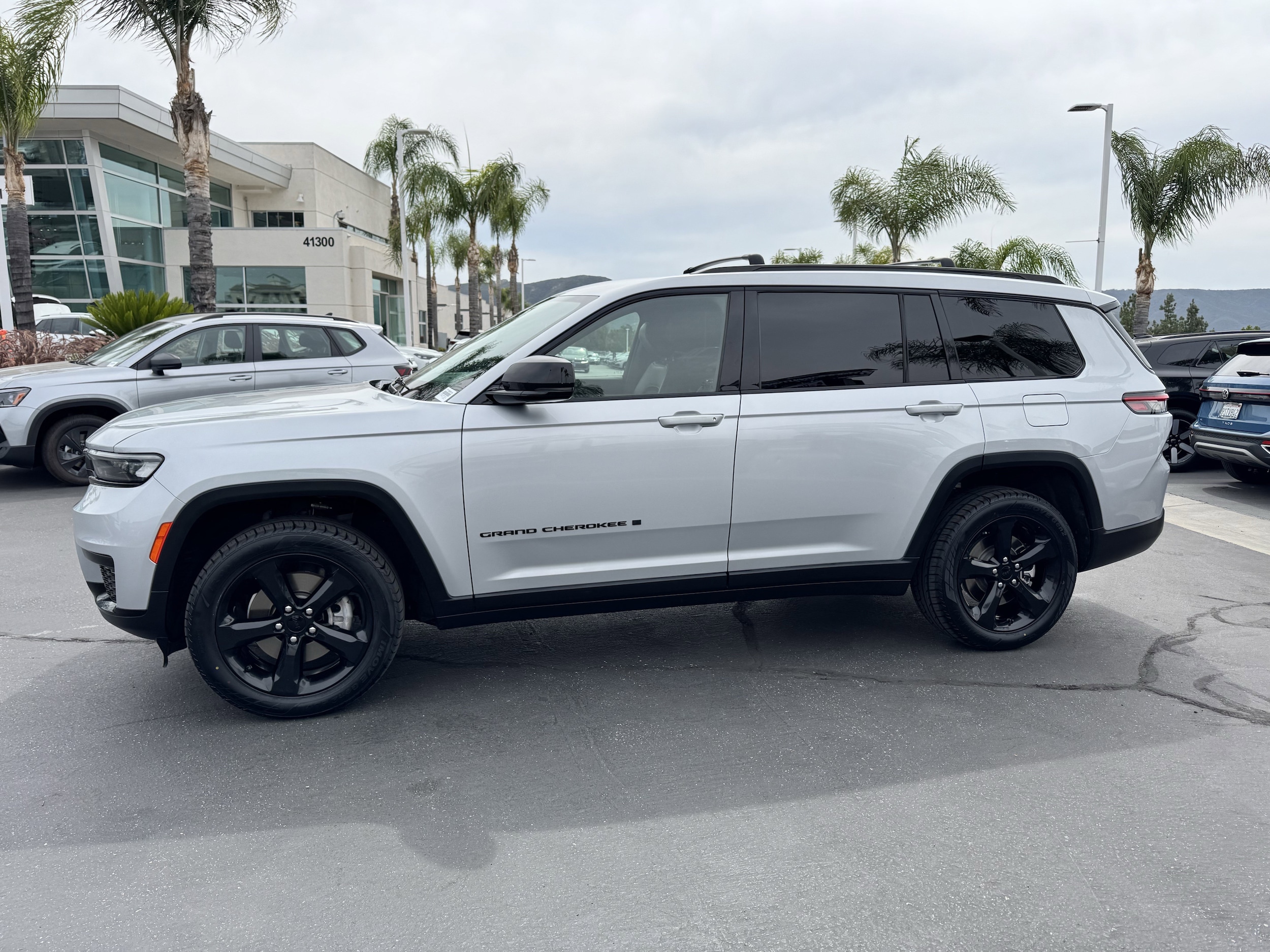 2021 Jeep Grand Cherokee L Altitude photo 6
