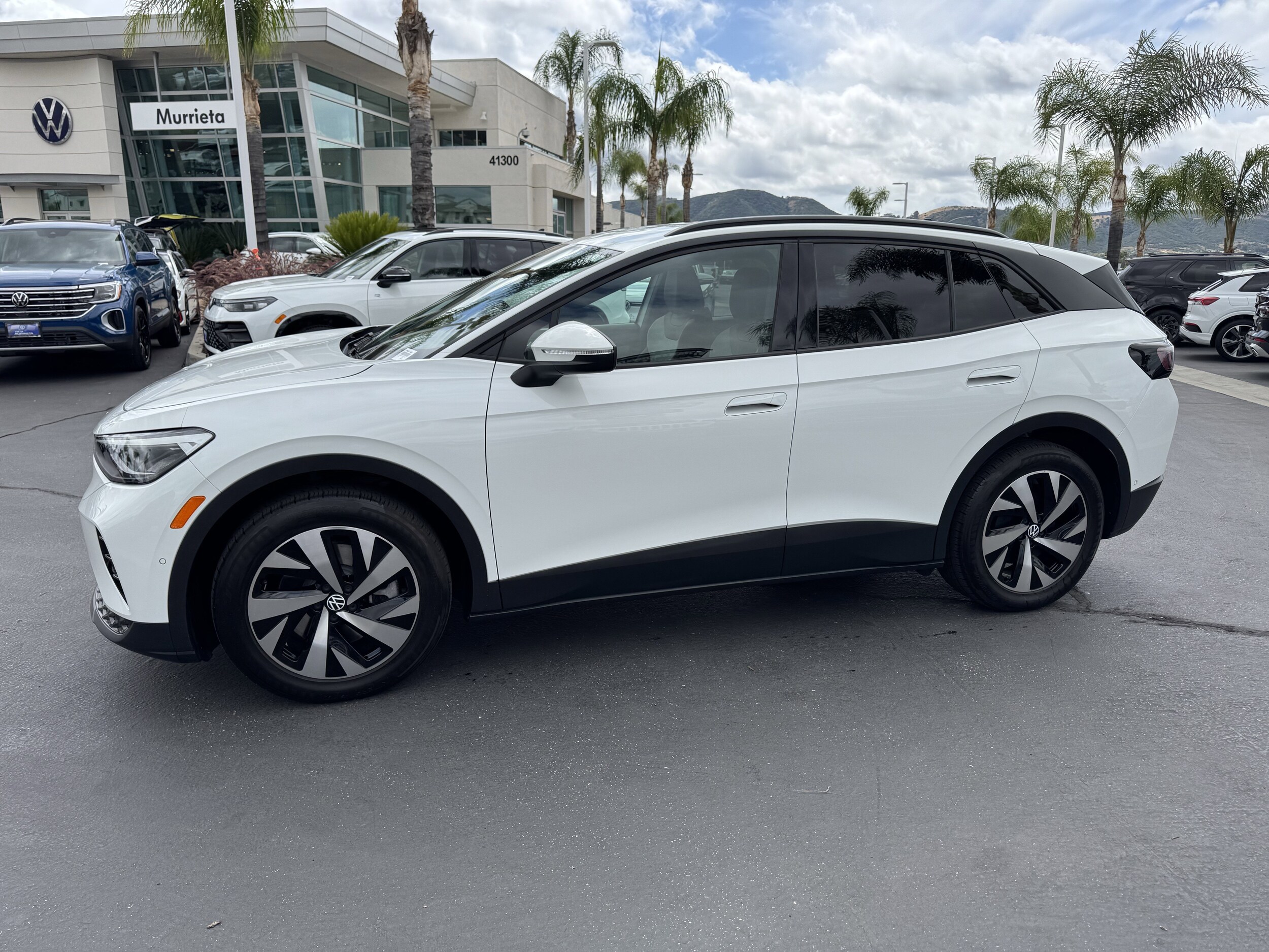 2024 Volkswagen ID.4 Standard photo 6