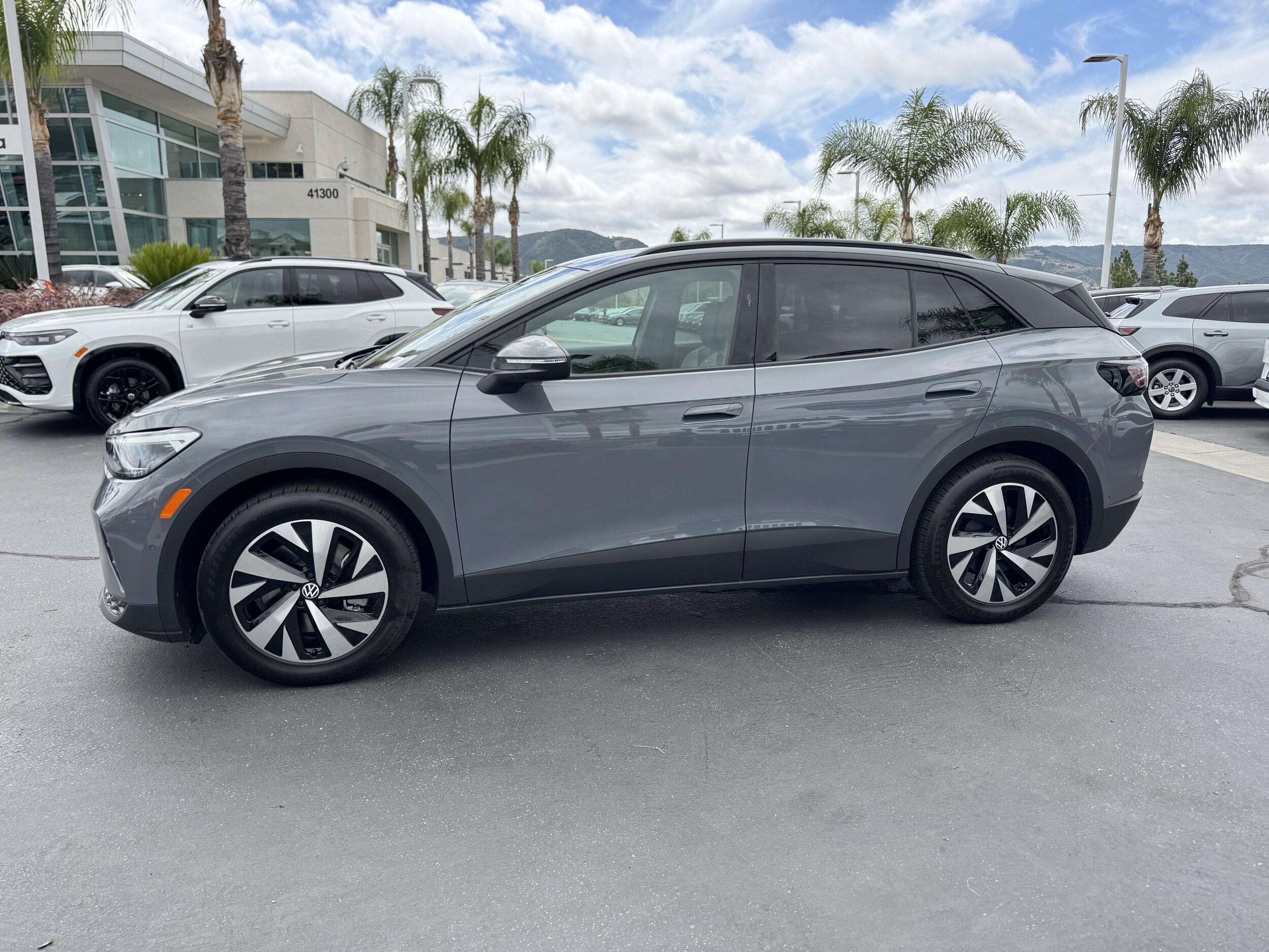 2024 Volkswagen ID.4 Standard photo 6