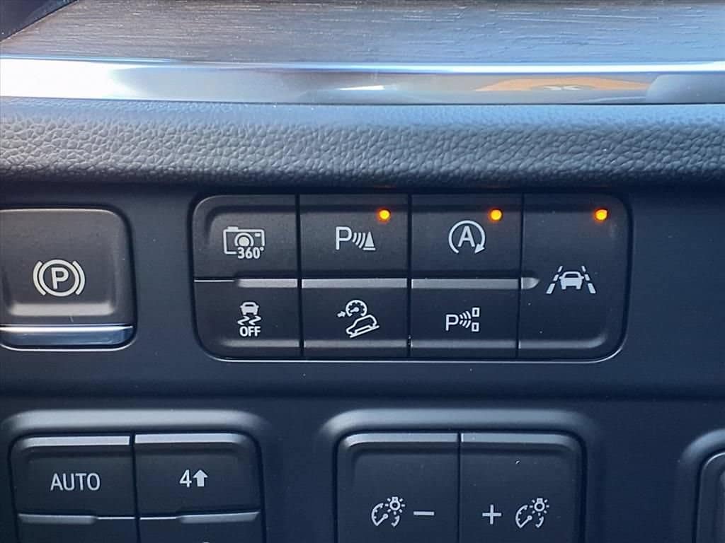 2026 Chevrolet Suburban High Country - Photo 13