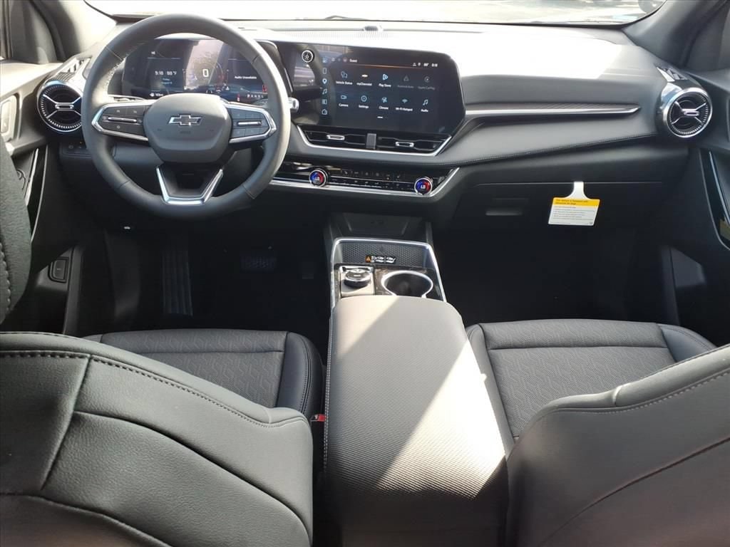 2027 Chevrolet Equinox LT - Photo 18