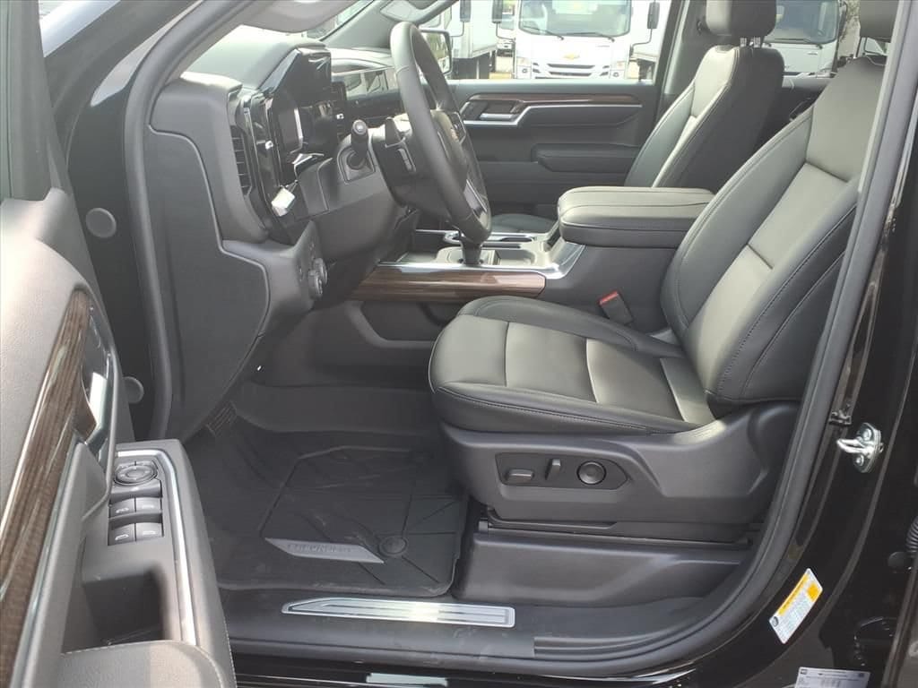 2026 Chevrolet Silverado 1500 LT - Photo 16