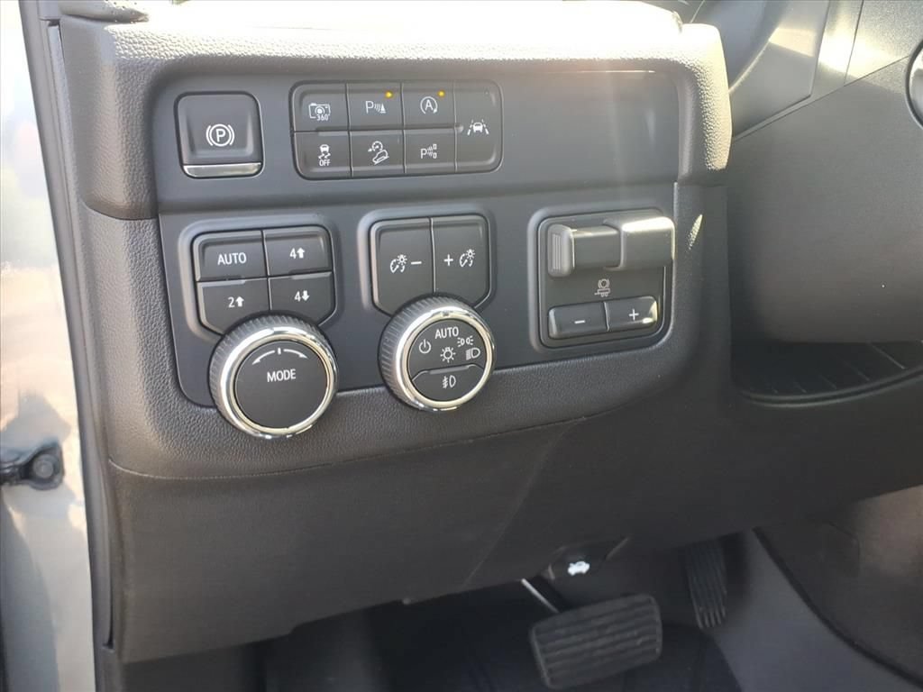 2026 Chevrolet Tahoe Premier - Photo 15