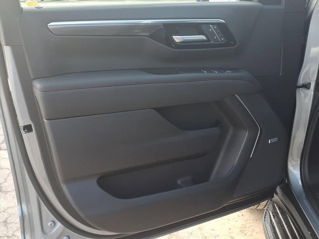 2026 Chevrolet Suburban RST - Photo 15