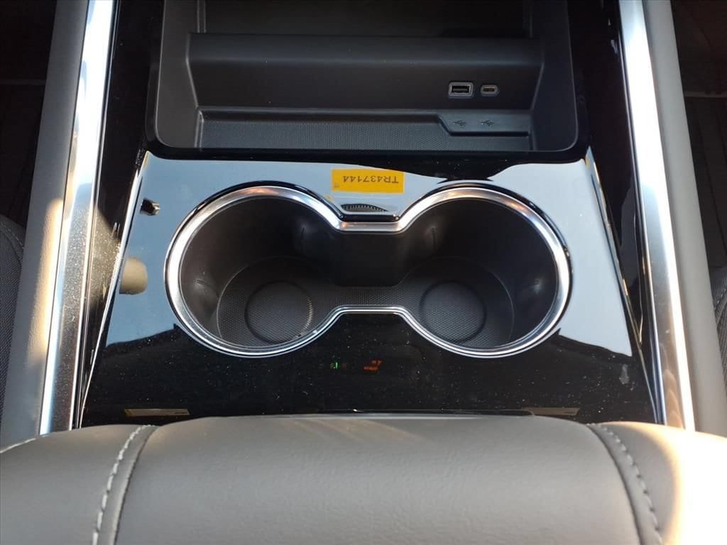 2026 Chevrolet Suburban LS - Photo 21