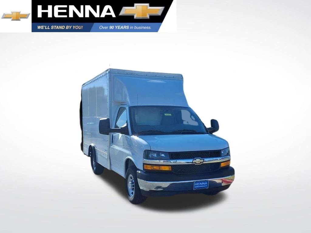 2025 Chevrolet Express Cutaway