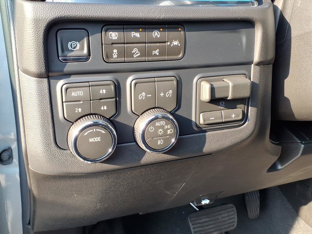 2027 Chevrolet Suburban RST - Photo 15