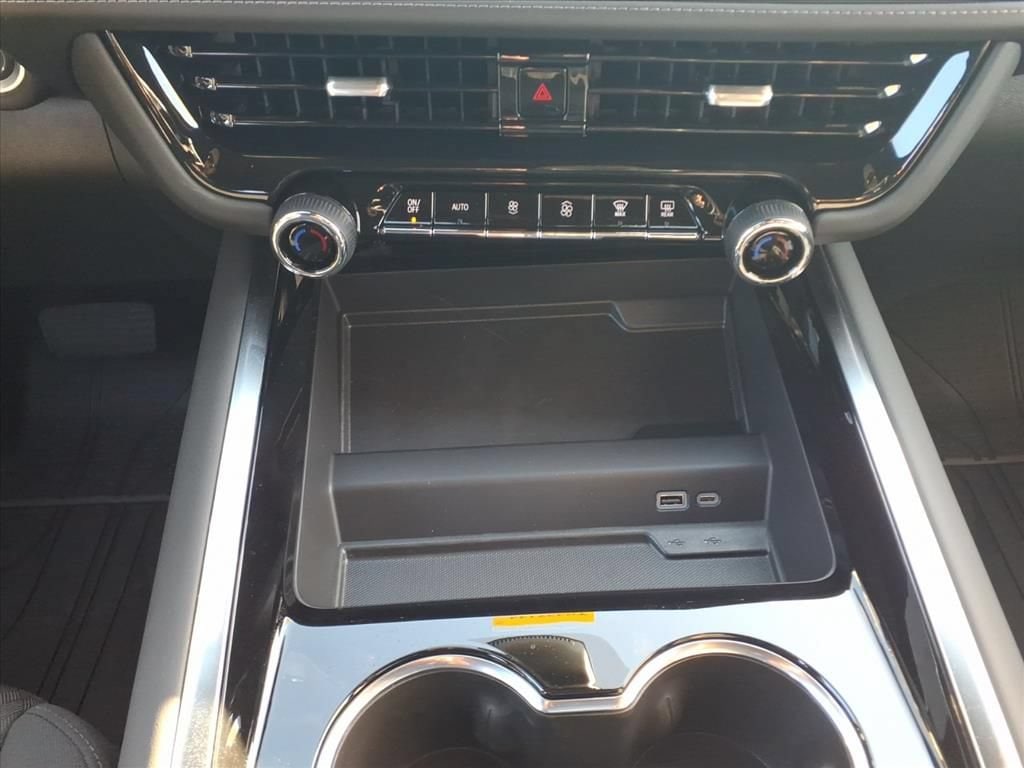 2026 Chevrolet Suburban LS - Photo 22