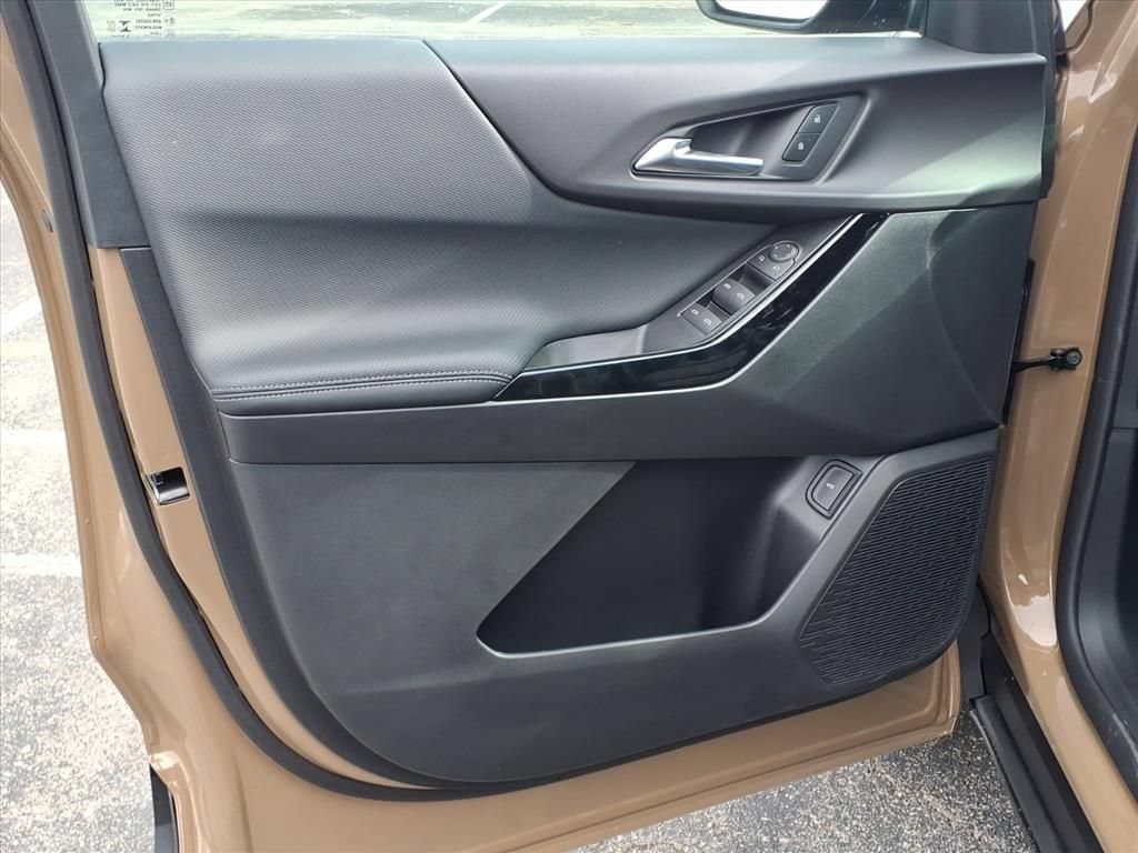 2027 Chevrolet Equinox LT - Photo 14