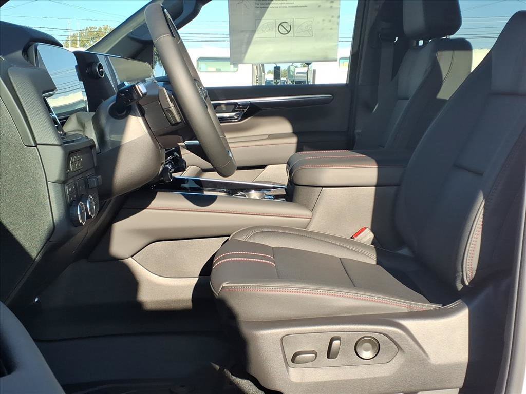 2027 Chevrolet Suburban RST - Photo 17