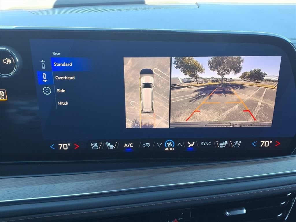 2026 Chevrolet Suburban High Country - Photo 17