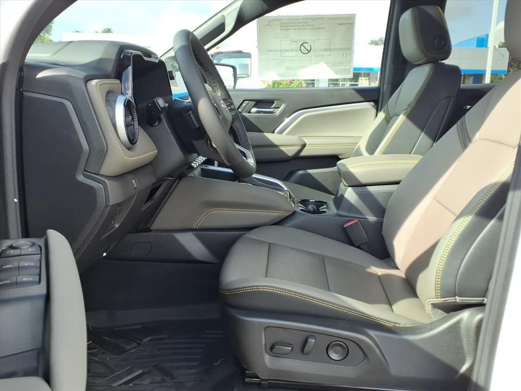 2026 Chevrolet Colorado ZR2 - Photo 17