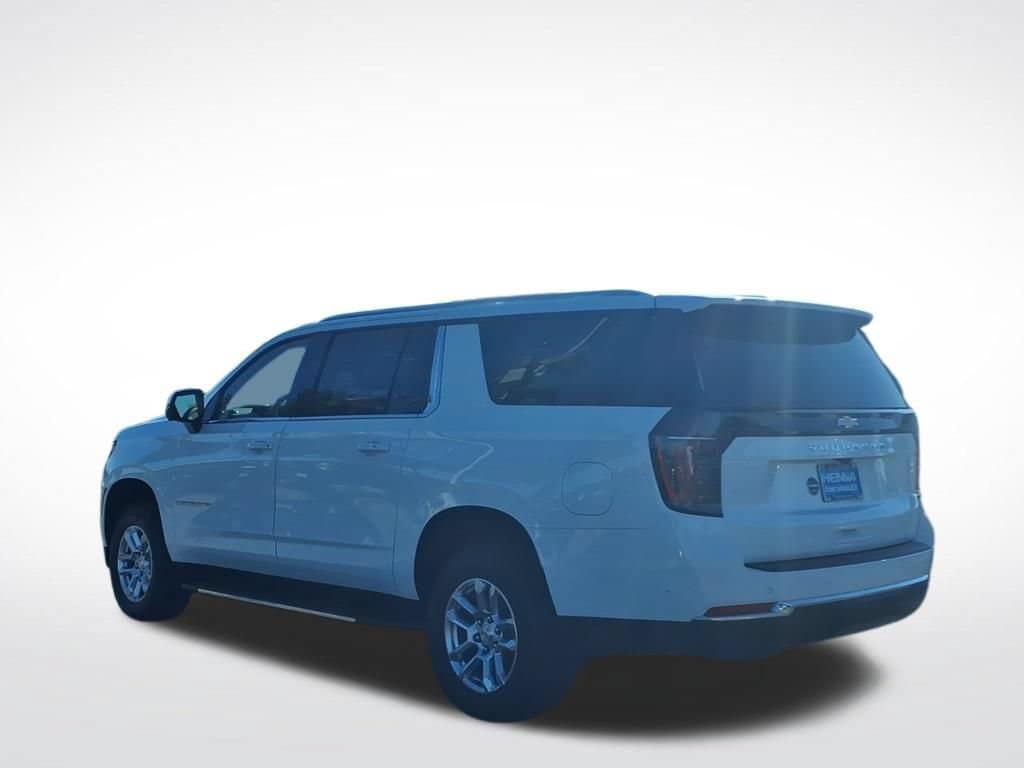 2026 Chevrolet Suburban LS - Photo 5