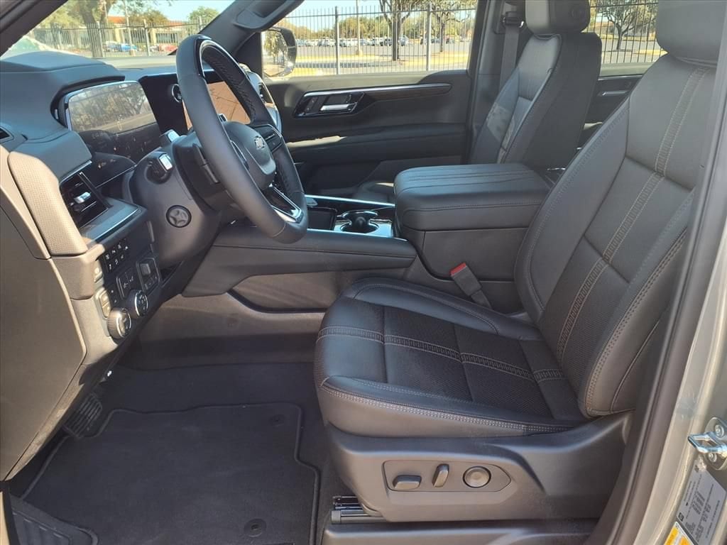 2026 Chevrolet Suburban High Country - Photo 7