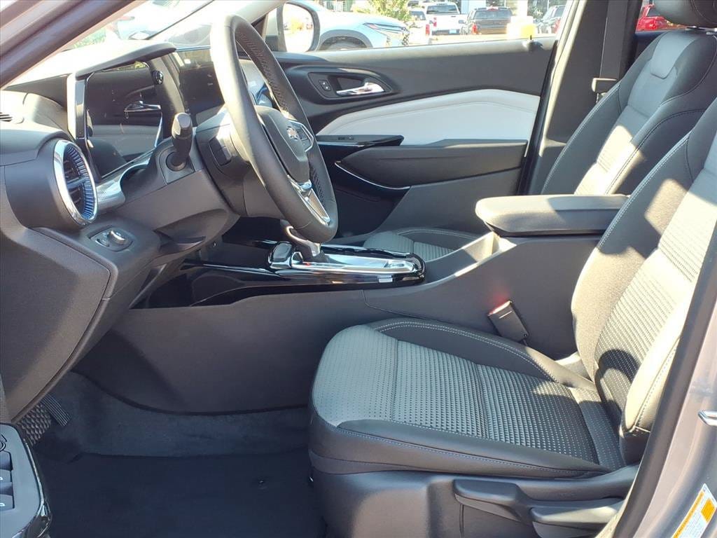 2026 Chevrolet Trax LT - Photo 16