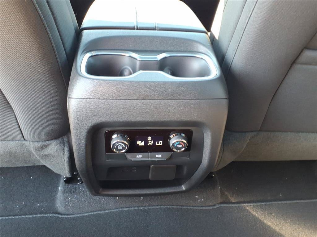 2027 Chevrolet Traverse LT - Photo 20