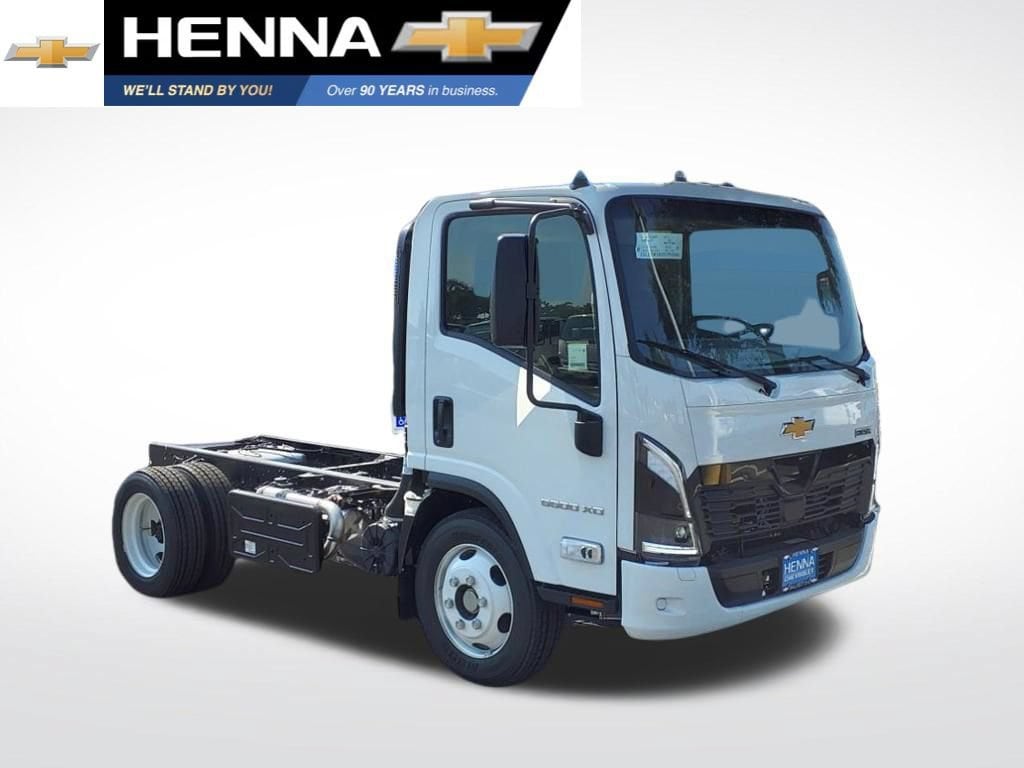2025 Chevrolet Low Cab Forward's photo