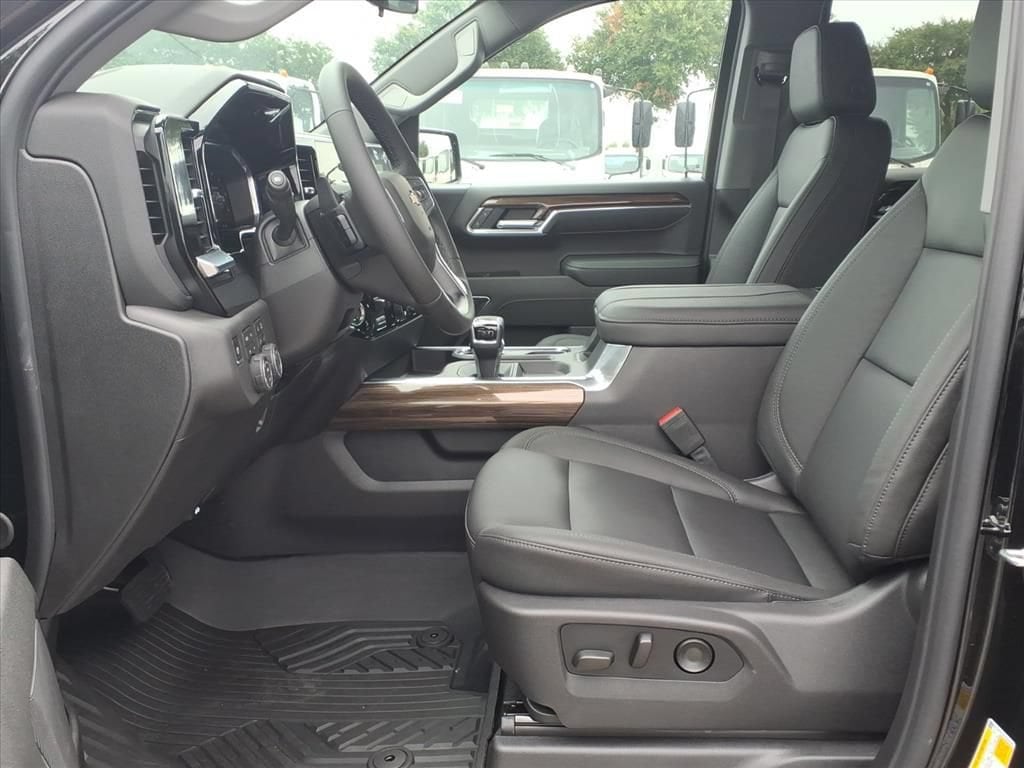 2026 Chevrolet Silverado 1500 LT - Photo 16