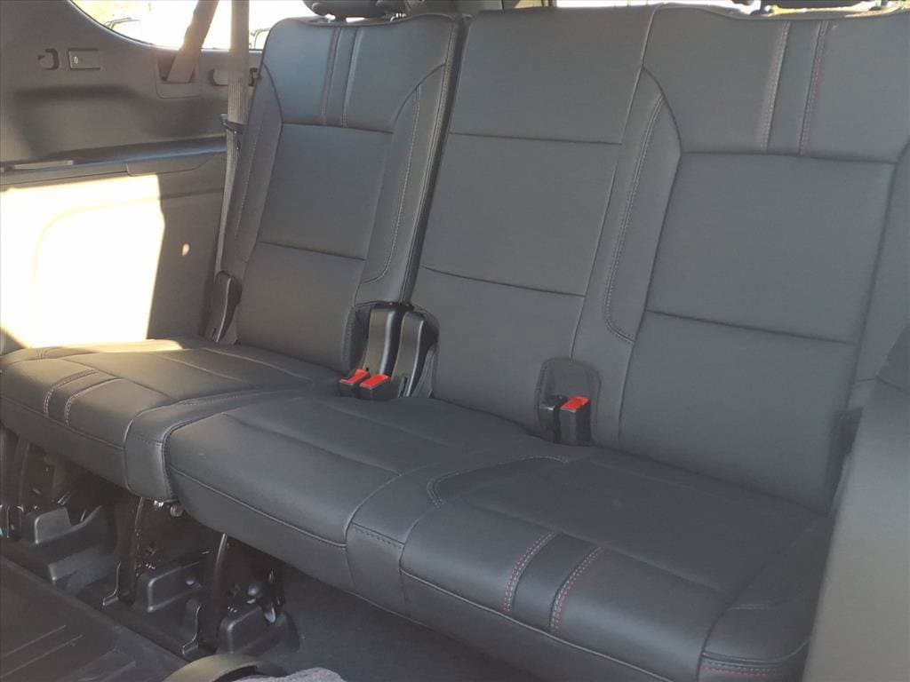 2027 Chevrolet Suburban RST - Photo 19