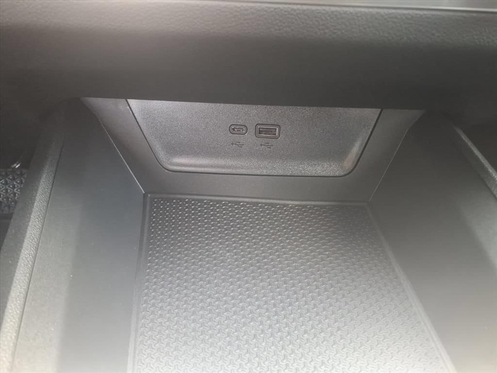 2027 Chevrolet Equinox LT - Photo 21