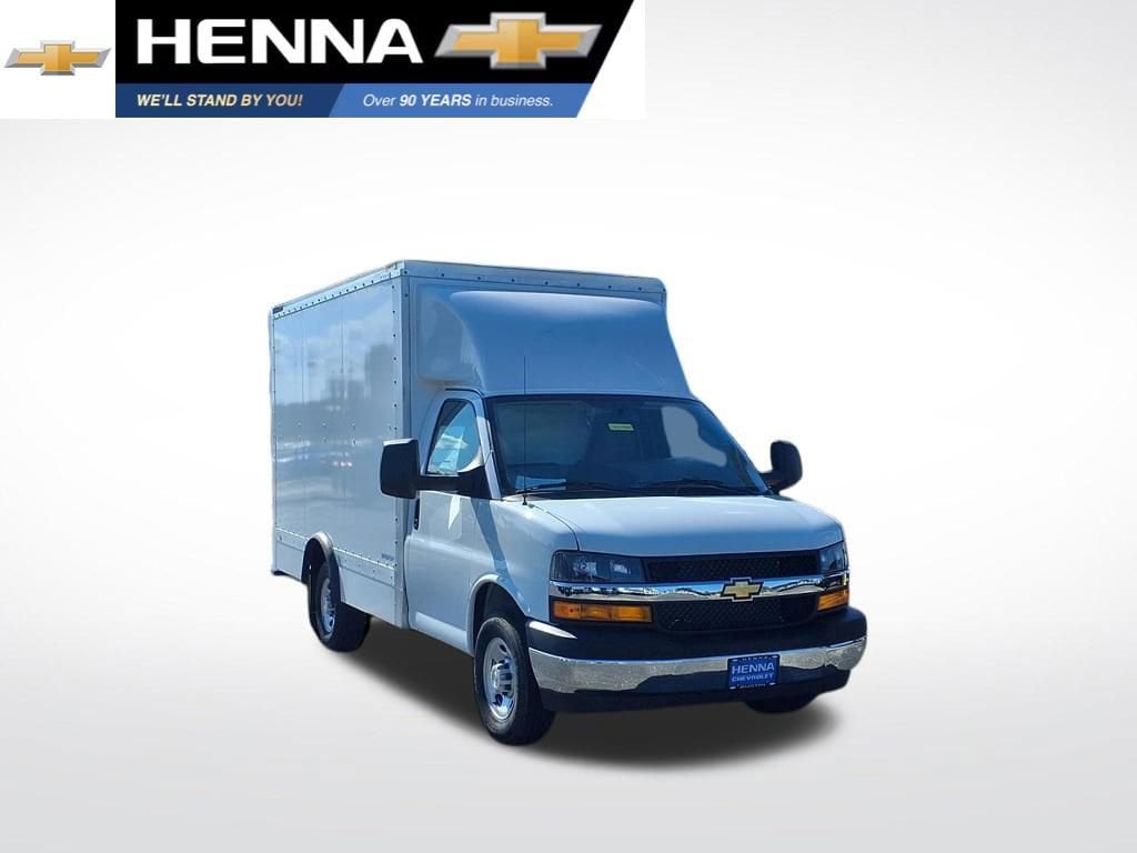 2025 Chevrolet Express Cutaway