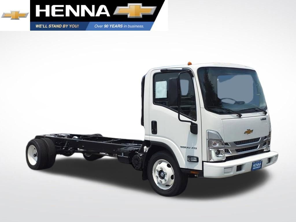 2025 Chevrolet Low Cab Forward's photo