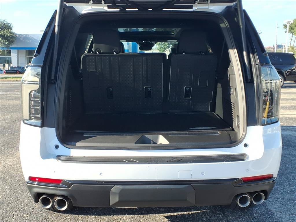 2027 Chevrolet Suburban RST - Photo 12