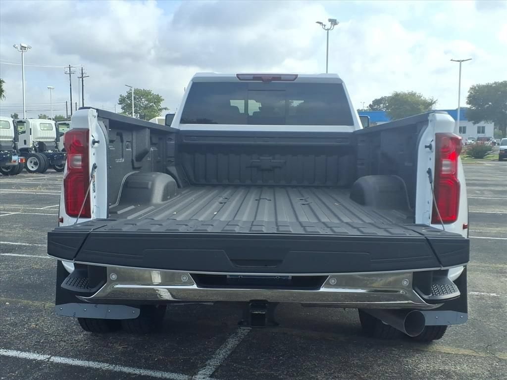 2026 Chevrolet Silverado 3500 HD LTZ - Photo 12